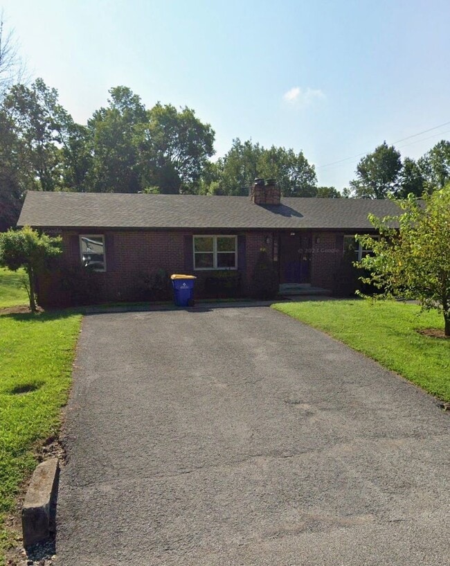 Building Photo - 2720 Debbie Dr Unit A