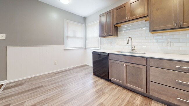 Photo - 2111 Otis Ave