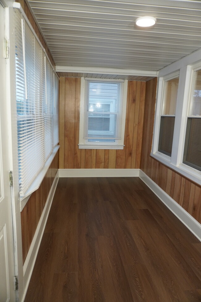 Photo - 210 Center St