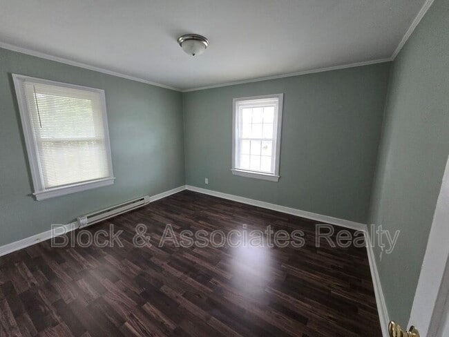 Photo - 1703 E Gate City Blvd