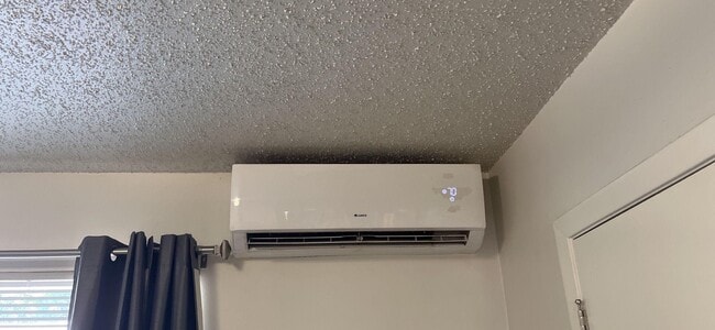 Photo - 1915 Fairlawn Ln