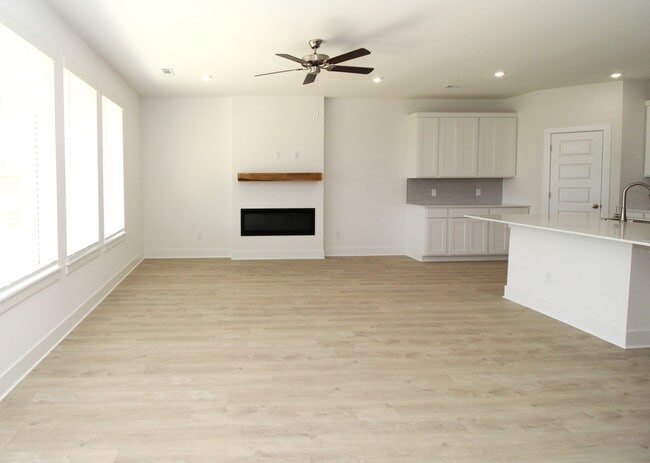 Photo - 2309 Langford St