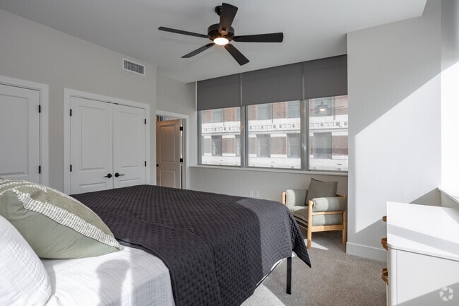 2BD, 2BA - 1,395-1,405SF.