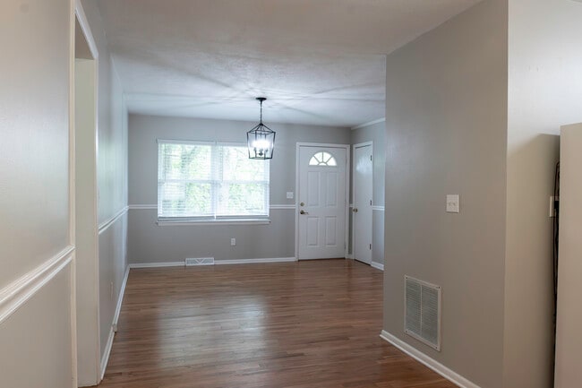 Photo - 103 Robleigh Dr