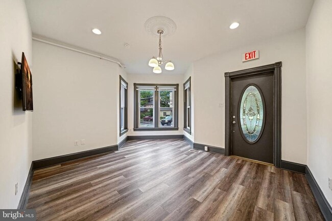 Building Photo - 119 S Broad St Rental