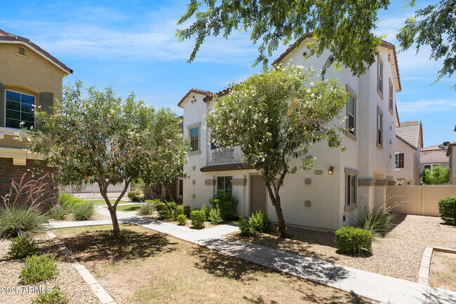 Building Photo - 751 N Port Dr Rental