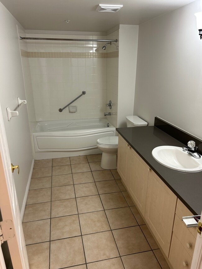 Photo - 25 Dartmouth Rd Unité 415