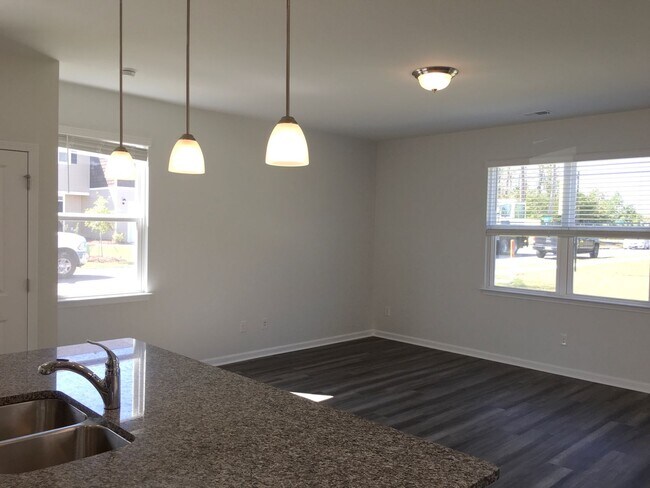 Photo - 4 Bedroom 2.5 Bath House in McKewn - Ladson
