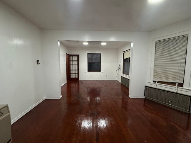 Building Photo - 375 N Elm St Unit 1