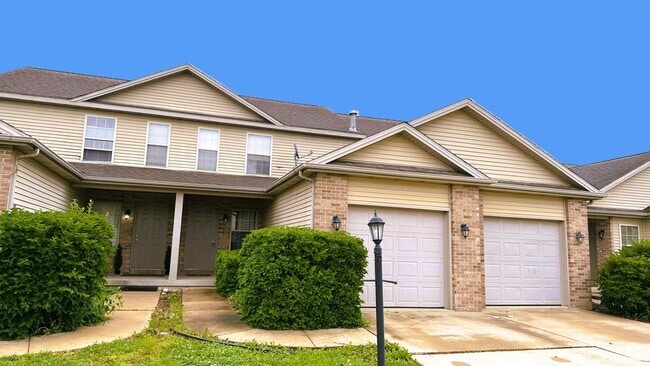 Building Photo - 806 Cobblefield Rd Rental