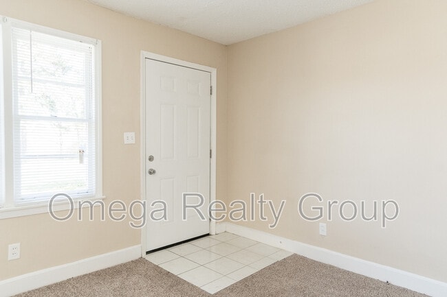 Photo - 313 Sunhill Rd NW