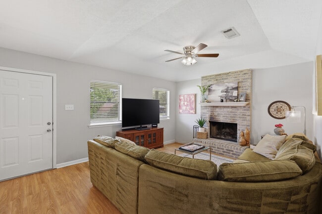 Photo - 3821 Brighton Dr