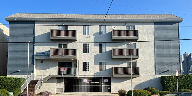 Building Photo - mor113