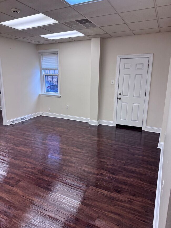 Photo - 417 Church Ln Unit Apt. B