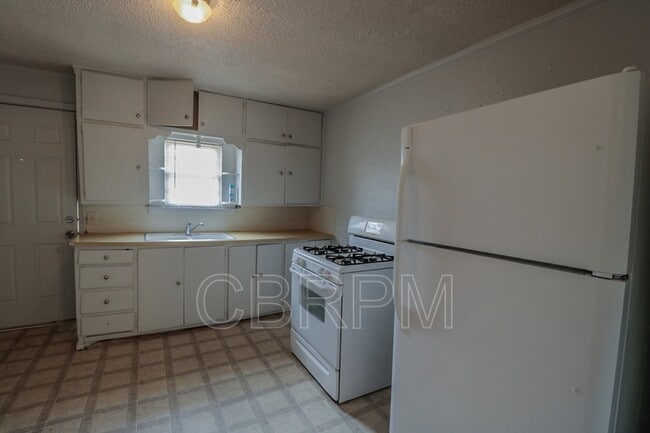 Photo - 2103 Kewanee Ave