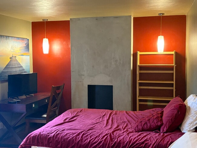 Photo - 105 Robert Dr Unit Room # 1