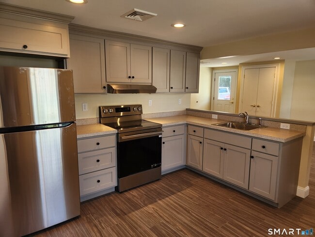 Photo - 132 W Main St Unit E