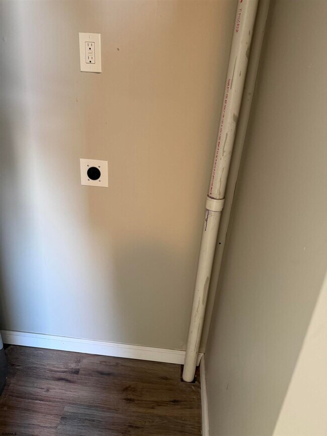 Photo - 120 N Congress Ave