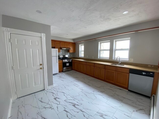 Photo - 15 Pierce St Unit 2