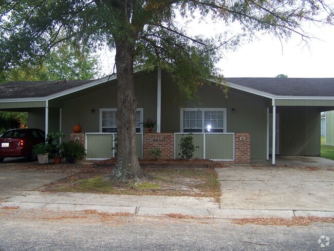 Building Photo - 2233 Woodridge Ln Rental