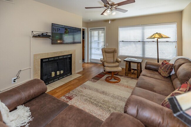 Photo - 5855 N Kolb Rd
