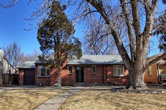 Building Photo - 2 bed 1 bath remodeled Denver home