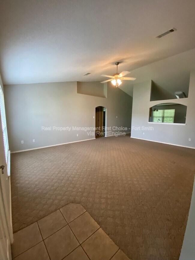 Photo - 1475 E Gate Dr