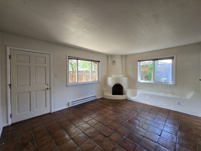 Building Photo - 140A Candelario St Rental