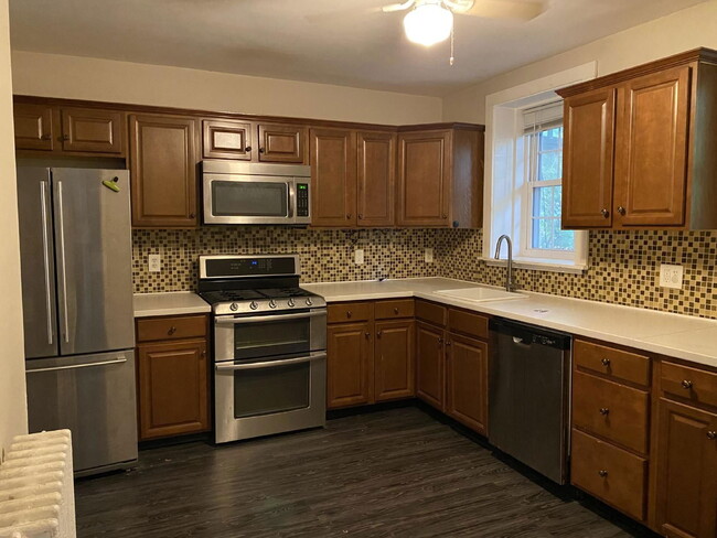 Building Photo - 204 Washington St Rental
