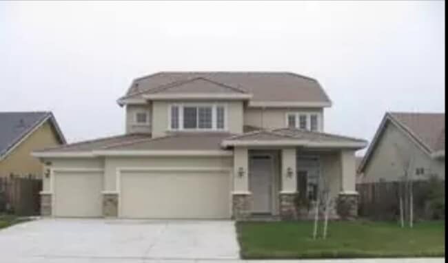 Building Photo - 911 Larch Dr Rental