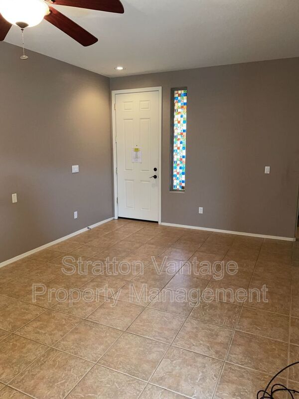 Photo - 2600 E Springfield Pl