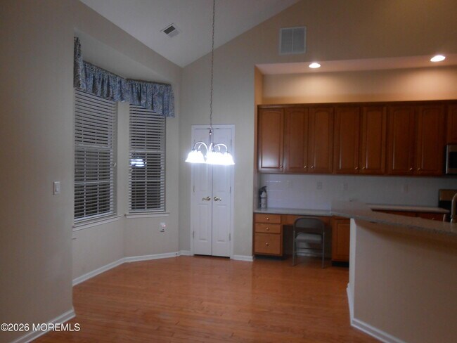 Photo - 10 Headwaters Pl