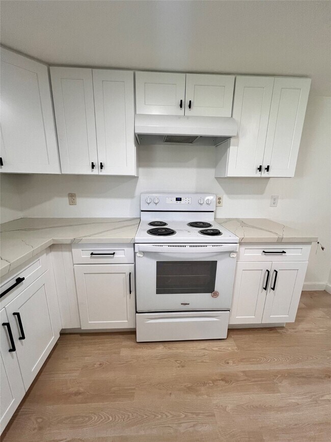 Photo - 3211 Meadowview Dr