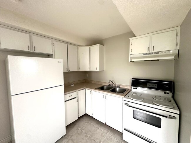Building Photo - 2 bedroom in Prince George BC V2L 2V7