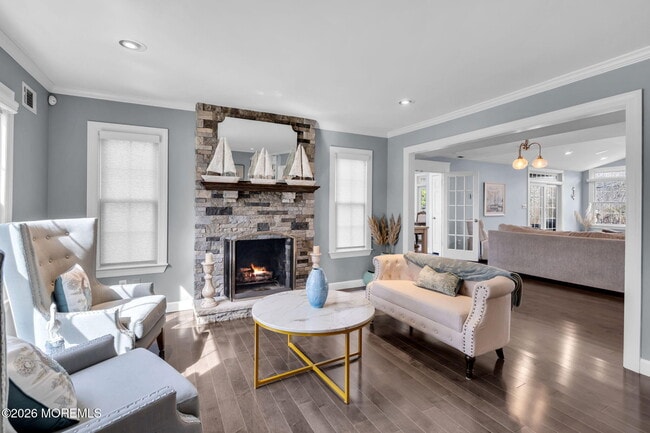 Photo - 375 Kildare Dr