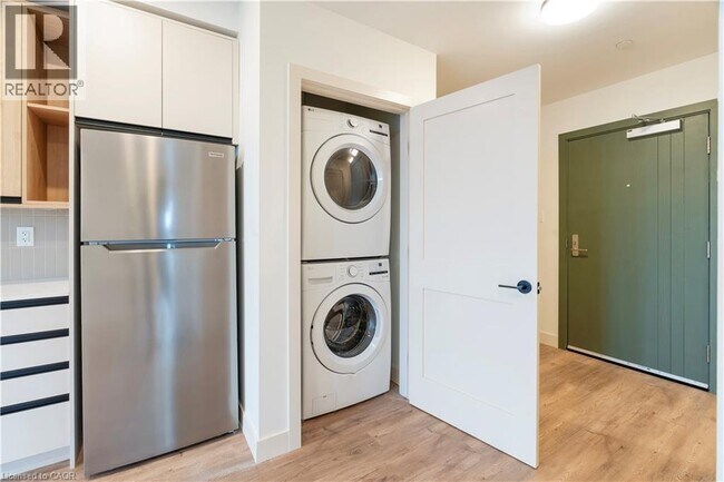 Photo - 4390 Hillview Dr Unité 301