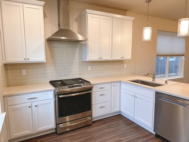 Photo - Lease Takeover on a 3bdrm/2.5 bath cottage...