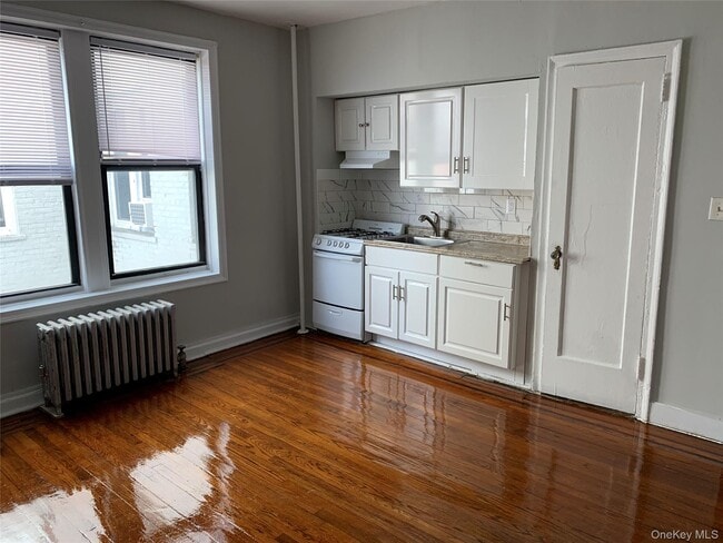 Building Photo - 215 E Broadway Unit 5K