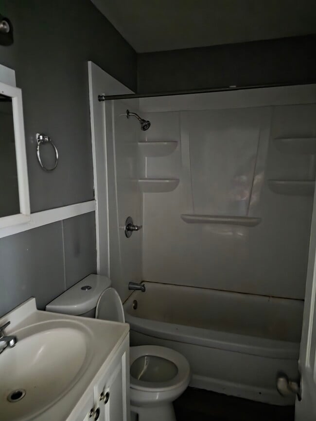 Photo - 3033 Woodview Dr