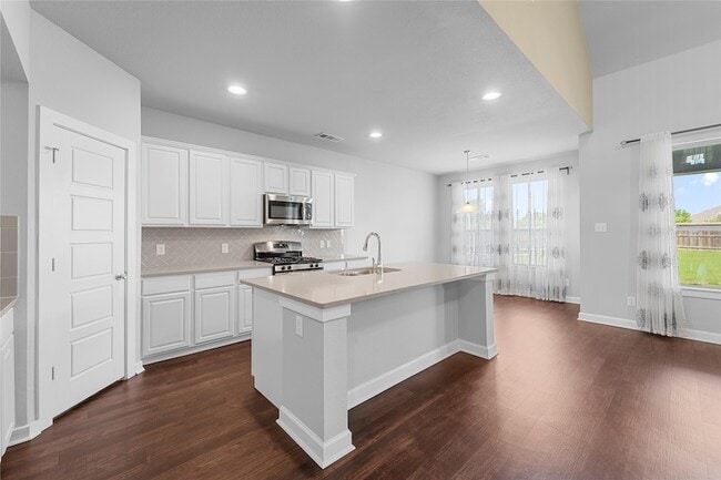1296 Carlsbad Dr