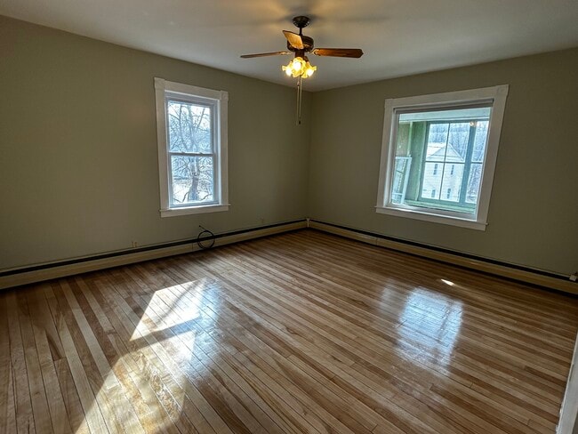 Living room - 31 Cogswell St Unit Apt2