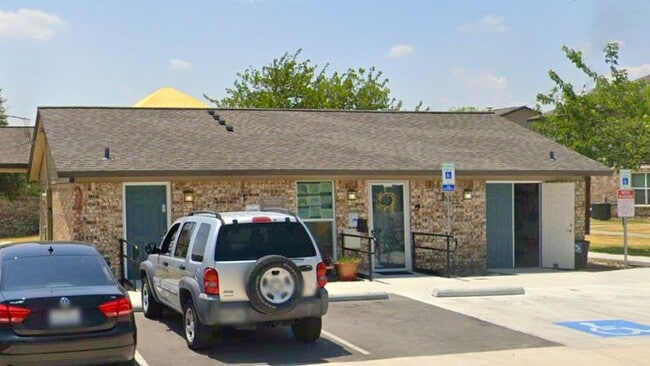 Photo - 1501 Newland Dr