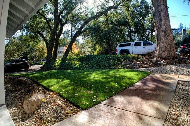 Photo - 604 Los Olivos Rd