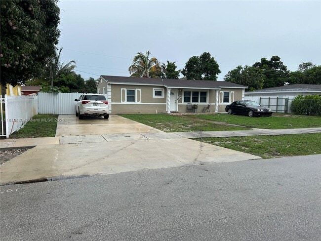 Photo - 15701 NW 28th Ct Casa