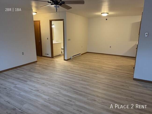 Photo - 1733 Hemlock Dr