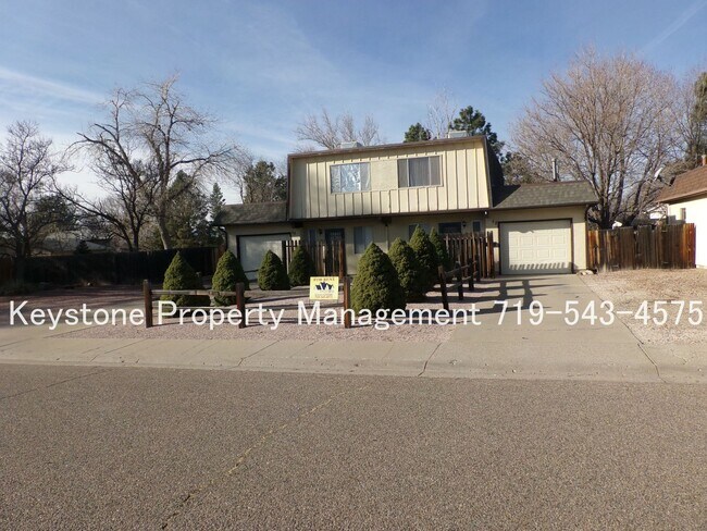 Photo - Updated 2 Bedroom Belmont Townhome with Attached Garage & Fenced Yard $1300/$1300 Unit 17 Villa Drive