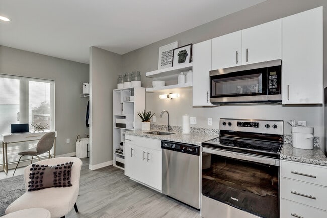 Seventeenth Apartments