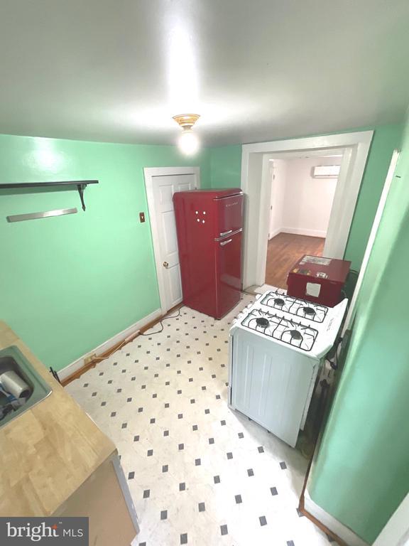 Photo - 127 Green Ln