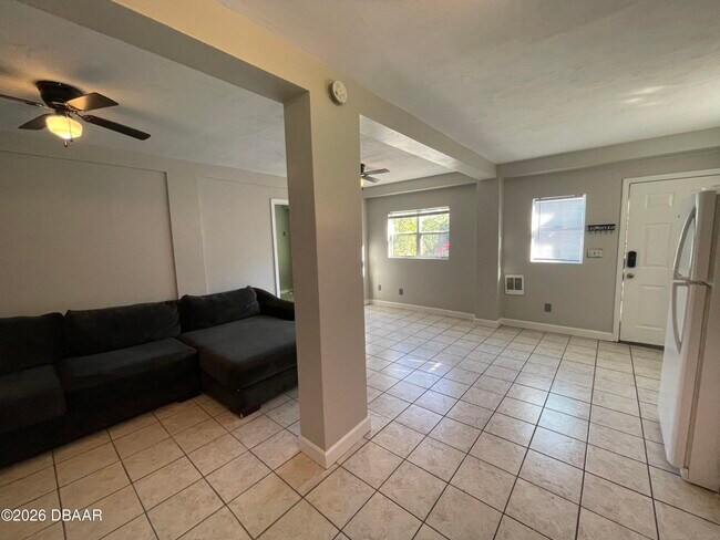 Photo - 411 N Oleander Ave Unit 3