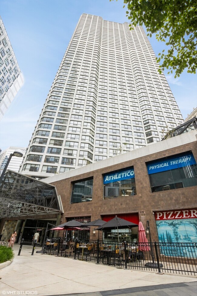 Building Photo - 405 N Wabash Ave Unit 1914 Rental